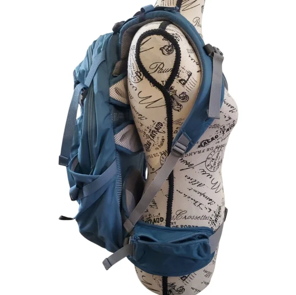 CamelBak Sequoia 22 Blue Backpack - Picture 2 of 14